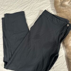 Black lululemon commission